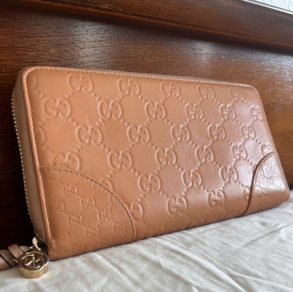 💝GUCCI Micro Guccissima Nude Zip Around Wallet